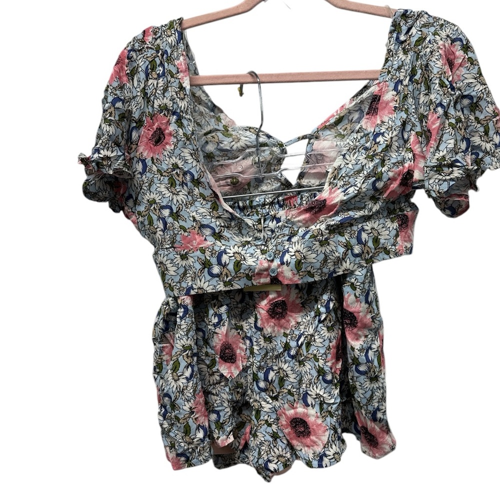 Avallable 2 piece short set pajamas Size S.